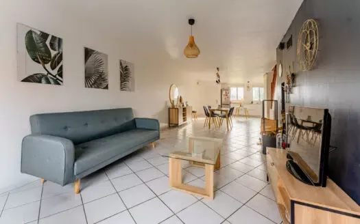 CHARMANTE MAISON DE VILLE !