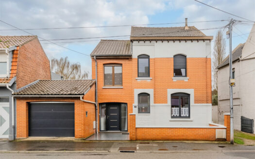 GROS VOLUMES ! MAISON FAMILLIALE !