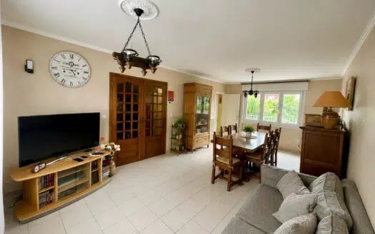 MAISON FAMILIALE – GARAGE – JARDIN