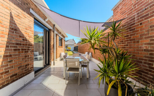 MAISON 1930 ENTIEREMENT RENOVEE – GARAGE DE 60M2 !