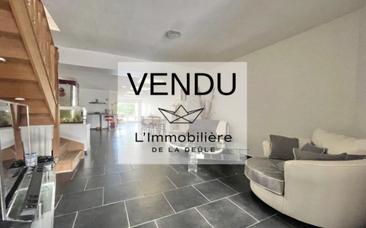 RARE : Pièce de vie de 70m2 !
