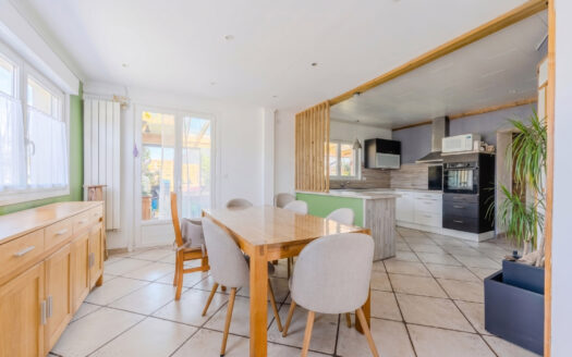 MAISON INDIVIDUELLE en SEMI PLAIN-PIED – SECTEUR CALME !