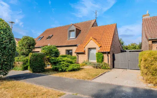 MAISON SEMI PLAIN-PIED OFFRANT DE BEAUX VOLUMES !