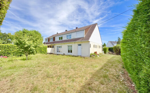 JOLIE MAISON SEMI INDIVIDUELLE AU CALME !