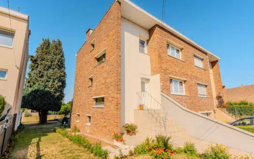 MAISON SEMI INDIVIDUELLE AVEC GRAND JARDIN ET GARAGE !