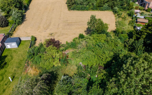 TERRAIN QUARTIER RÉSIDENTIEL !