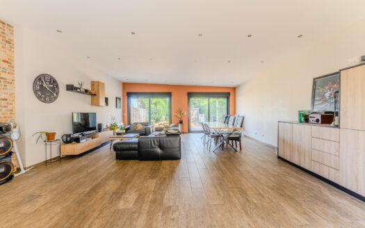 PLAIN PIED FAMILIAL AVEC GRANDE PIECE DE VIE DE 70m2 !