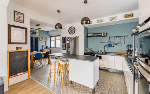 BEAUX VOLUMES POUR CETTE MAISON FAMILLIALE